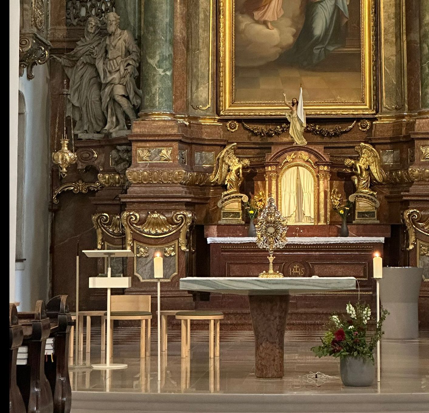 Altar on which the Blessed Sacrament is visible