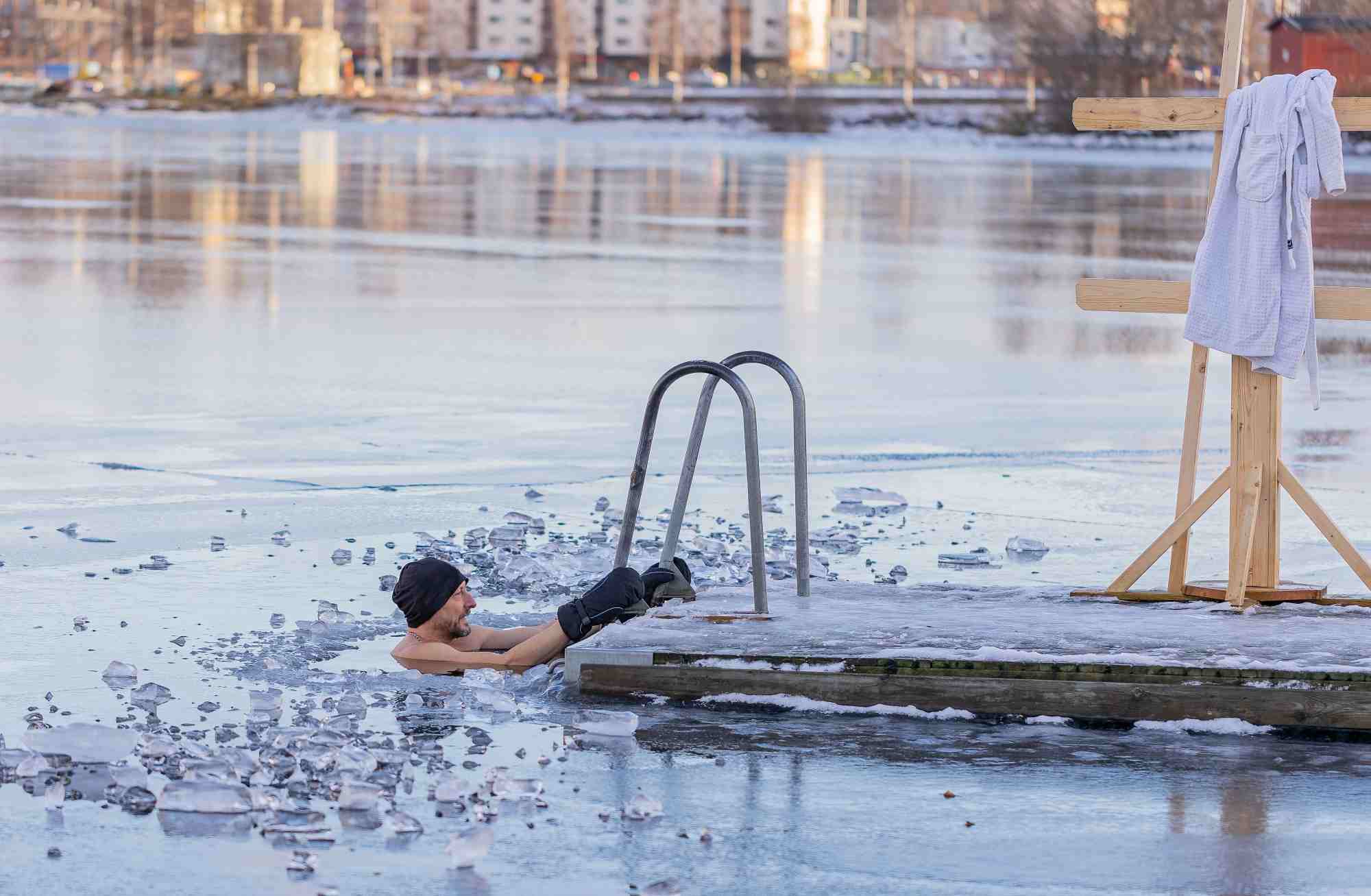 A&F Backyard Adventure: Eisbaden